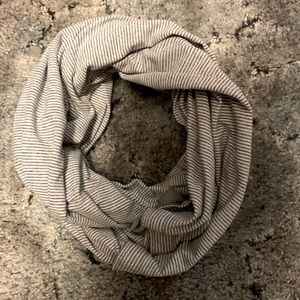 Lululemon Vinyasa multi-wear Scarf